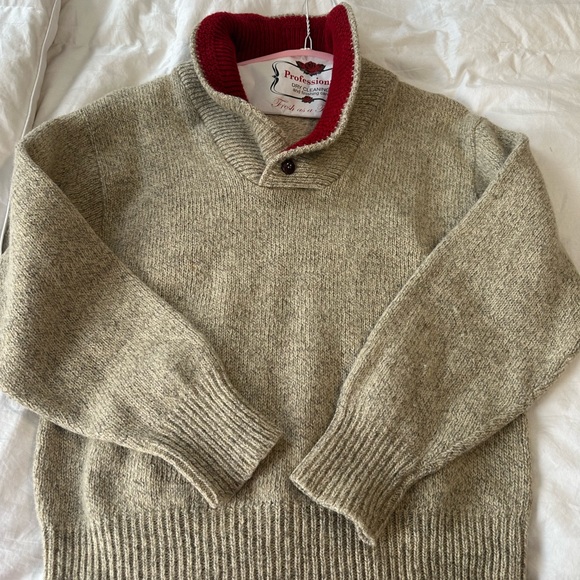 Vintage USA Men's Beige Sweater with Red Collar Ragg Wool Cardigan Sweater